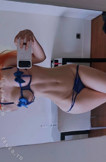 Full leaked Fraoulaa private onlyfans photo