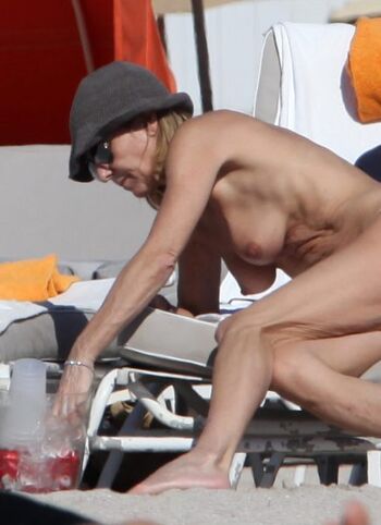 Full leaked French celebrities only singer private onlyfans photo