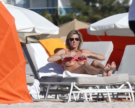 Full leaked French celebrities only singer private onlyfans photo