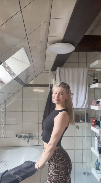 Full leaked Freya fsl private onlyfans photo