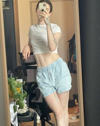 Full leaked Frogsgirls private onlyfans photo