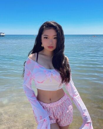 Full leaked Fruitypoppin private onlyfans photo