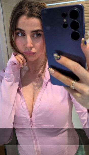 Full leaked Gee nelly private onlyfans photo