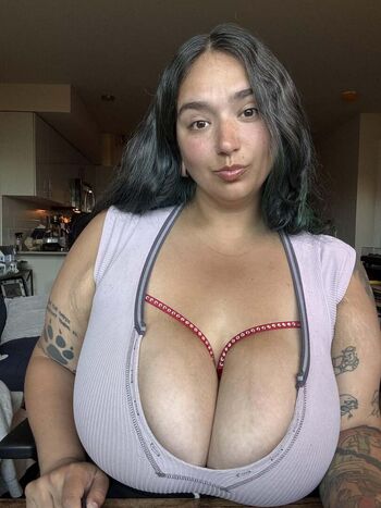 Full leaked Gelluh private onlyfans photo