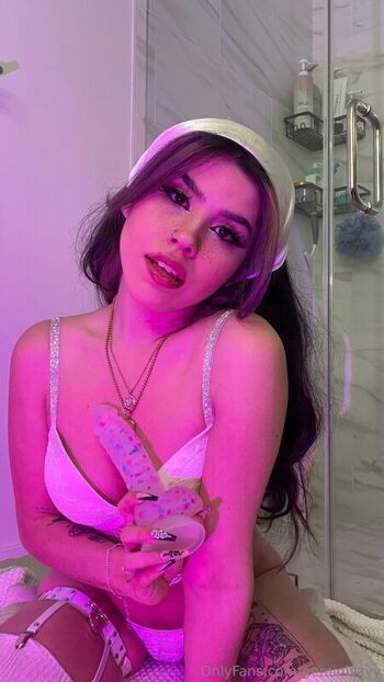 Full leaked Geminisavy  page private onlyfans photo