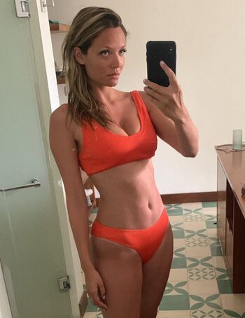Full leaked Gennifer demey page private onlyfans photo