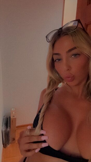 Full leaked Giannaxtaylor private onlyfans photo