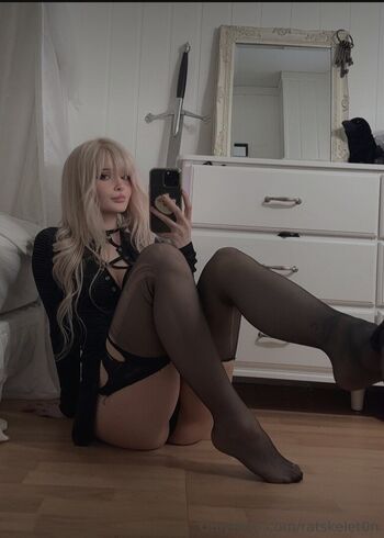 Full leaked Girls in combat and platform boots private onlyfans photo