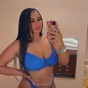 Full leaked Glamariz private onlyfans photo