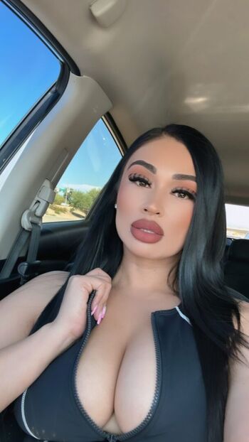 Full leaked Glamariz private onlyfans photo