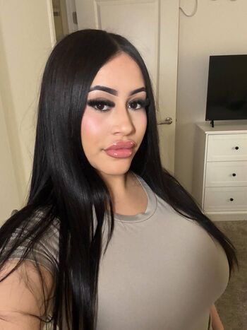 Full leaked Glodrina private onlyfans photo
