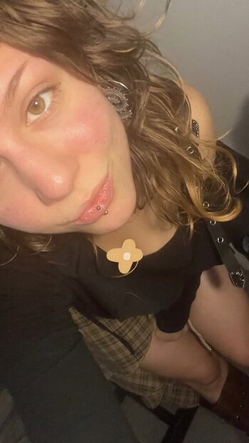 Full leaked Glogli private onlyfans photo