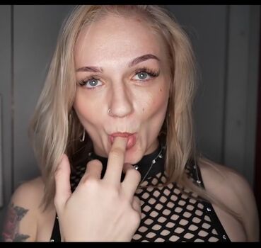 Full leaked Gloryhole swallow page private onlyfans photo