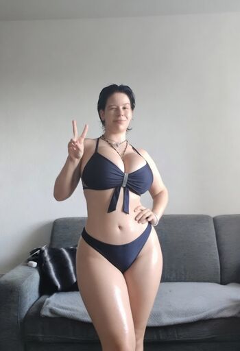 Full leaked Glossygirl private onlyfans photo