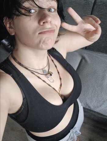 Full leaked Glossygirl private onlyfans photo