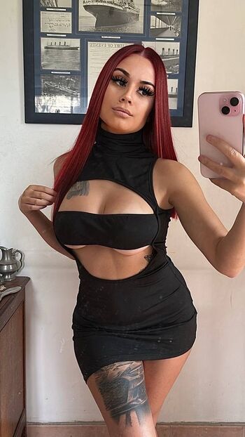 Full leaked Godzaline private onlyfans photo