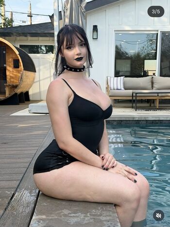 Full leaked Goth girls private onlyfans photo