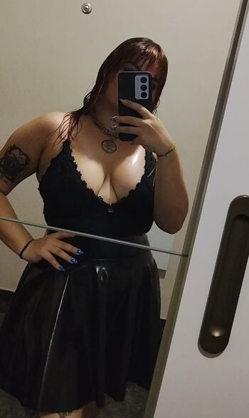 Full leaked Graveyard bitch private onlyfans photo