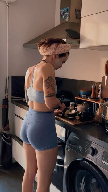 Full leaked Gwenn private onlyfans photo