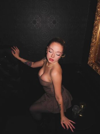 Full leaked Gwenthedancer private onlyfans photo