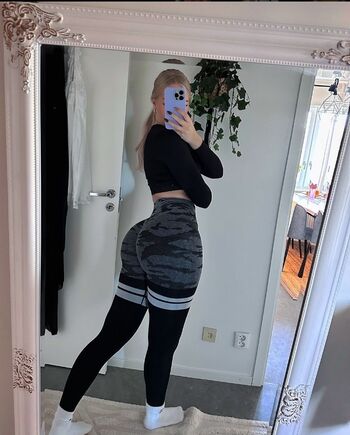 Full leaked Gym booty bubble butts page private onlyfans photo