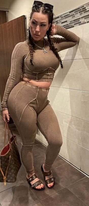 Full leaked Gym booty bubble butts private onlyfans photo