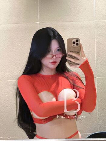 Full leaked Ha my duyen page private onlyfans photo