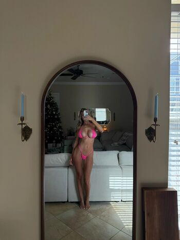 hadelinemope / Maddie Hope