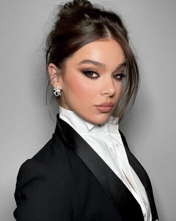 Hailee Steinfeld