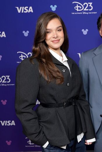 Hailee Steinfeld