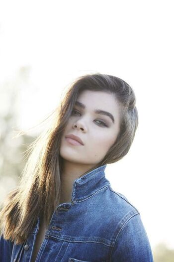 Hailee Steinfeld