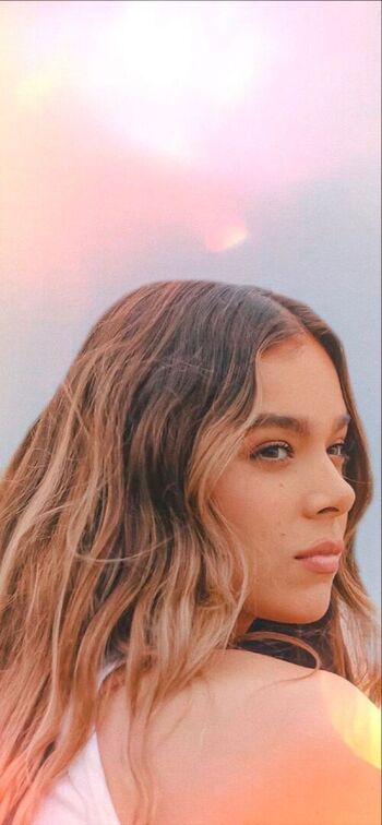 Hailee Steinfeld