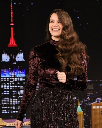 Full leaked Hailee steinfeld private onlyfans photo