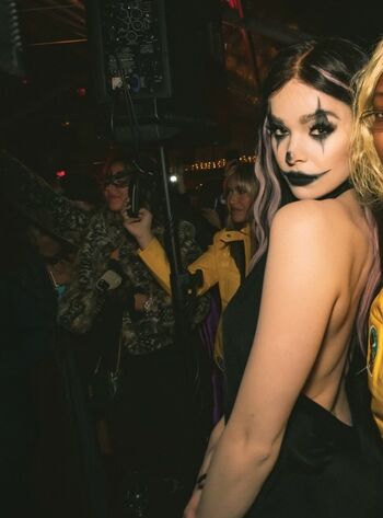 Full leaked Hailee steinfeld private onlyfans photo