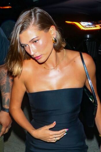 Hailey Baldwin Bieber