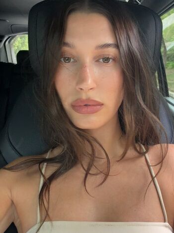 Hailey Baldwin Bieber
