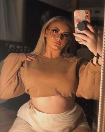 Full leaked Hailey brown private onlyfans photo