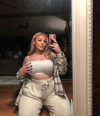 Full leaked Hailey brown private onlyfans photo