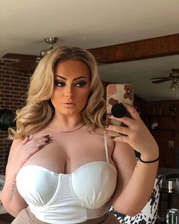 Full leaked Hailey brown private onlyfans photo