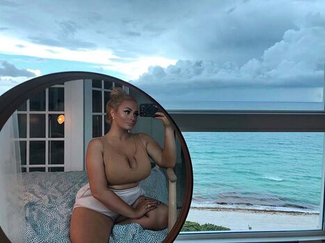 Full leaked Hailey brown private onlyfans photo