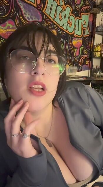 Full leaked Haileyavocad private onlyfans photo