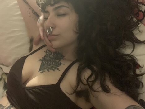 Full leaked Hairy women private onlyfans photo