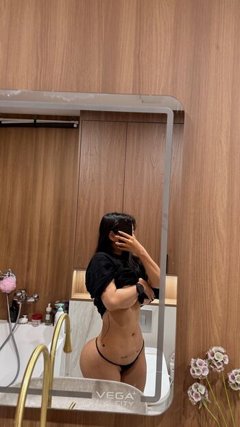 Full leaked Haliun b page private onlyfans photo
