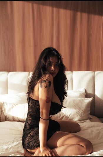 Full leaked Haliun b page private onlyfans photo