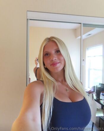 Full leaked Hallieebrooks private onlyfans photo
