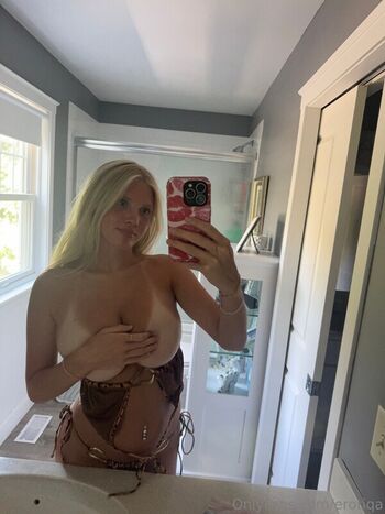 Full leaked Hallieebrooks private onlyfans photo