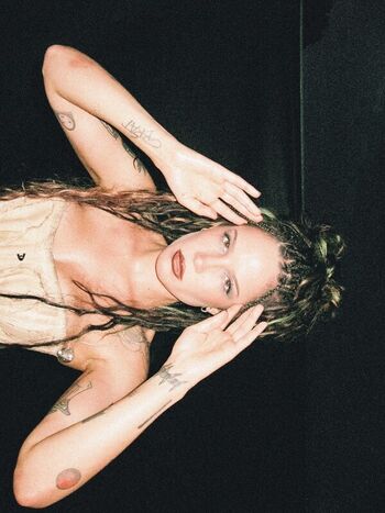 Full leaked Halsey page private onlyfans photo