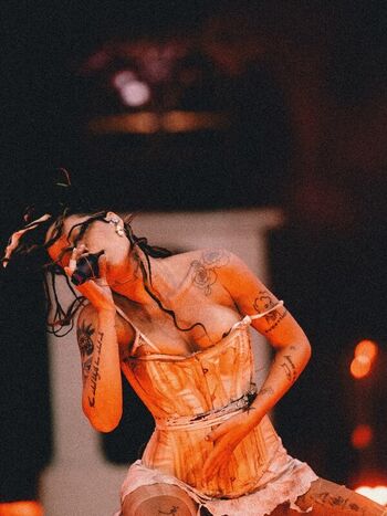 Full leaked Halsey page private onlyfans photo