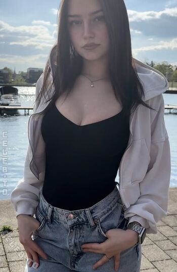 Full leaked Hannahluisienne private onlyfans photo