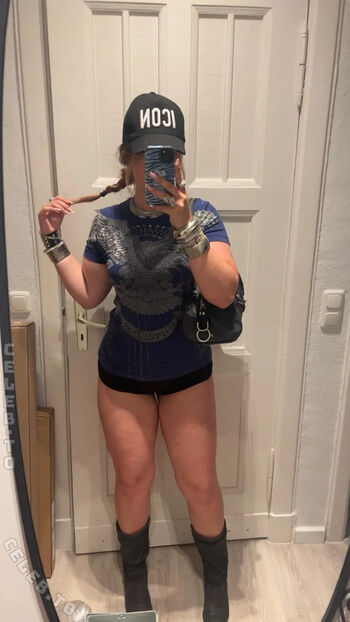 Full leaked Hannahmontana private onlyfans photo